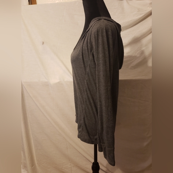 Avia size lg top with a hood grey color - Picture 4 of 5